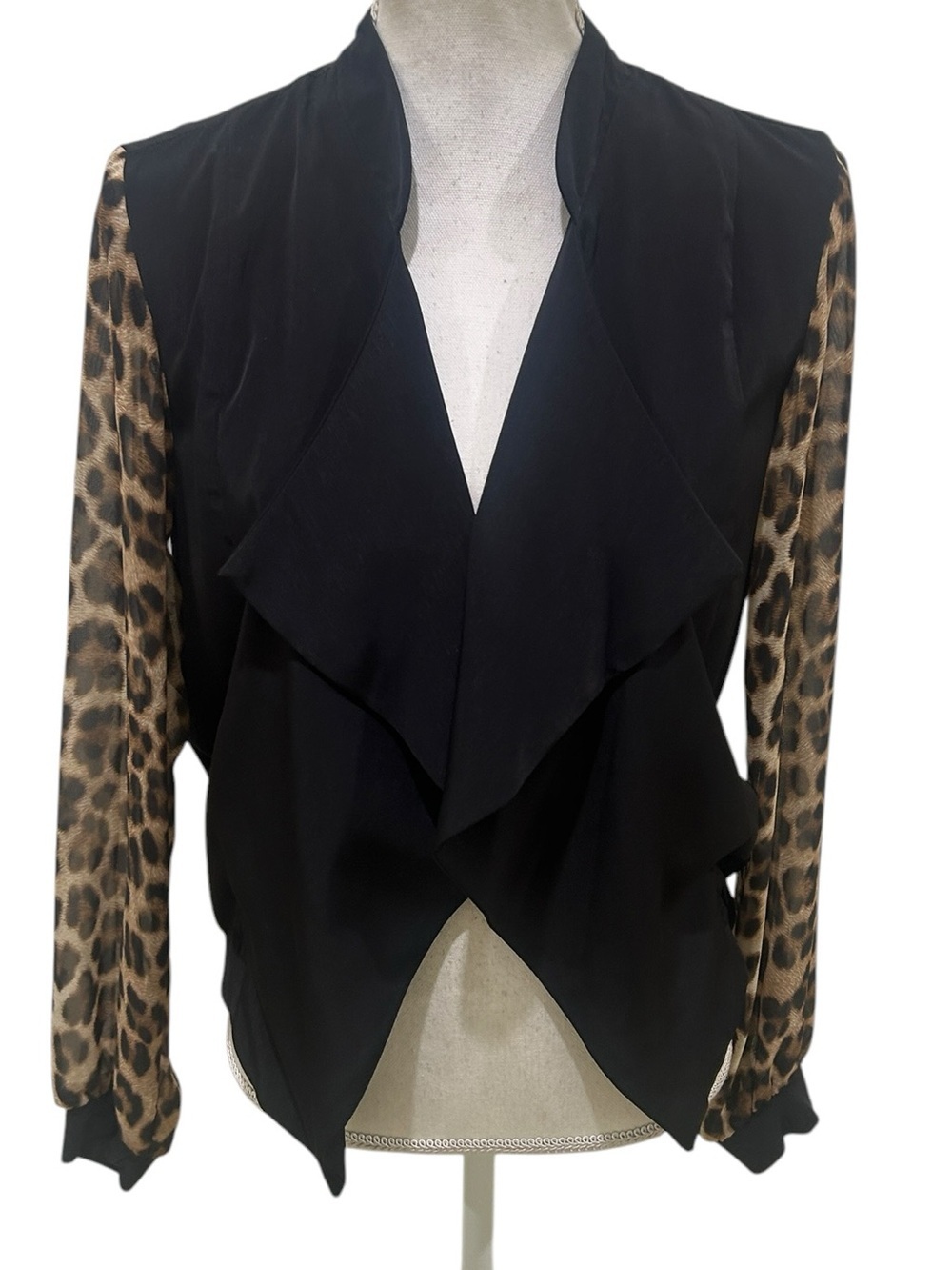 Romeo & Juliet Couture Black open front jacket animal print sleeves medium